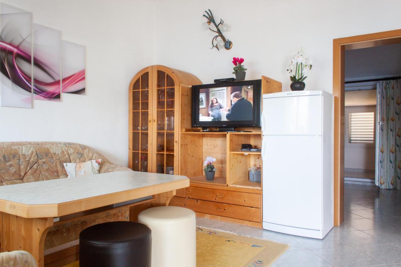 Marcel Apartment Mit Meerblick Traù Esterno foto
